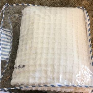 Full/Queen chenille coverlet